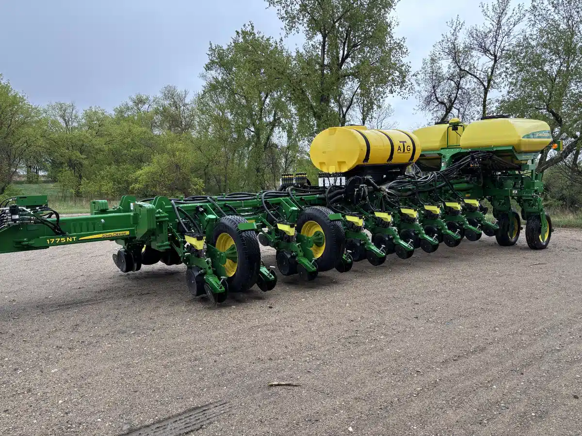Gallery image 1 for Used 2017 John Deere 1775NT Planter