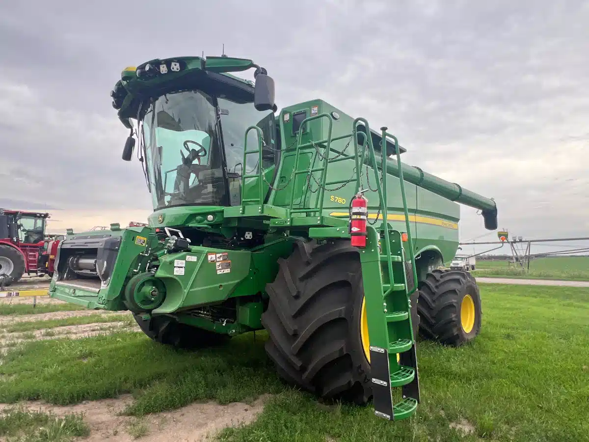 Gallery image 2 for Used 2024 John Deere S780 Combine