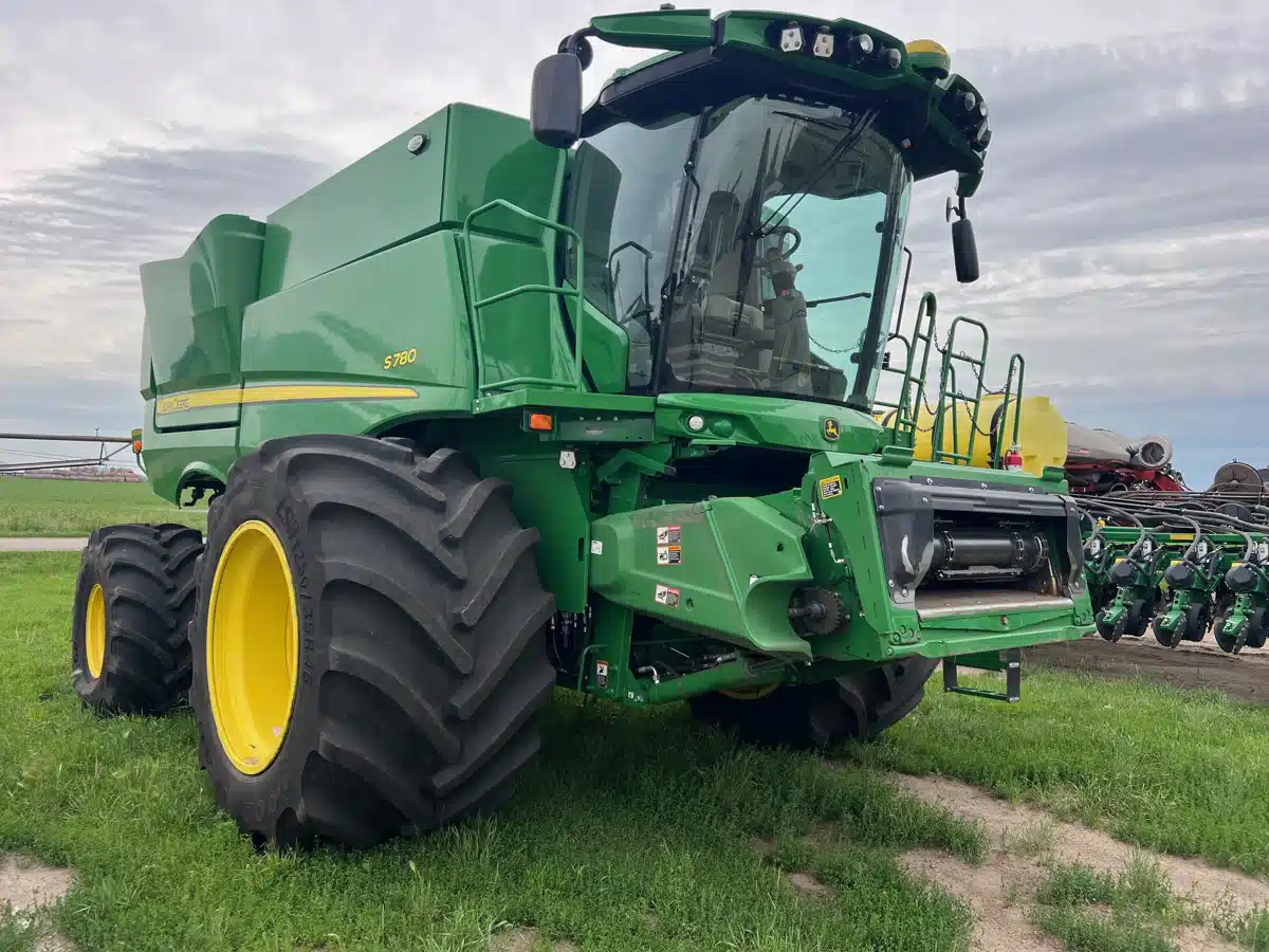 Gallery image 1 for Used 2024 John Deere S780 Combine