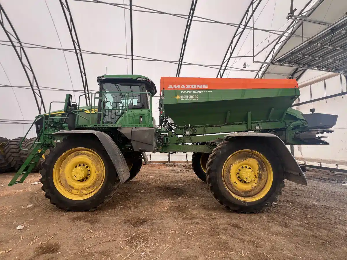Gallery image 2 for Used 2025 John Deere 600R Spreader - Broadcast