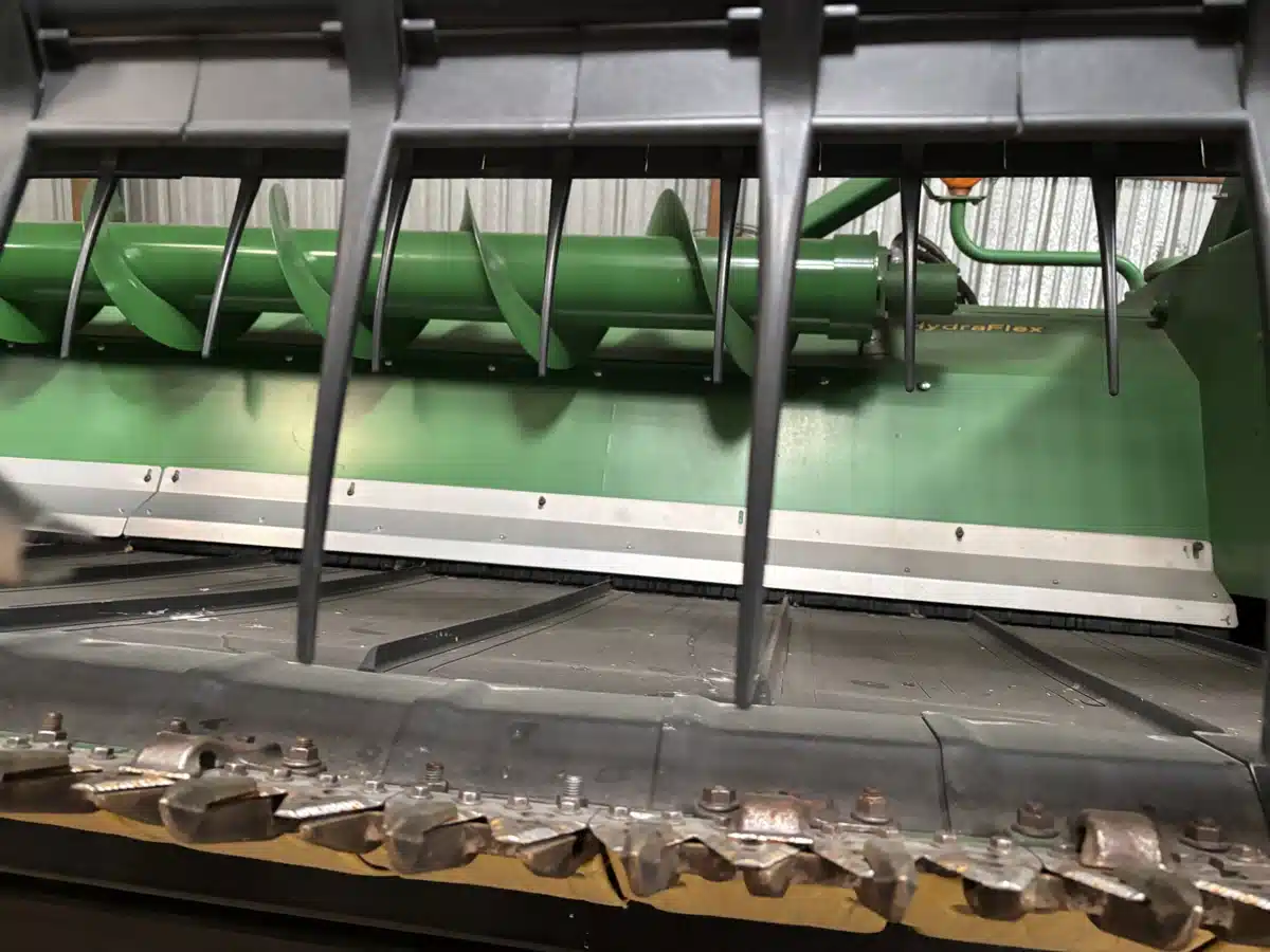 Gallery image 2 for Used 2013 John Deere 635FD Header - Draper