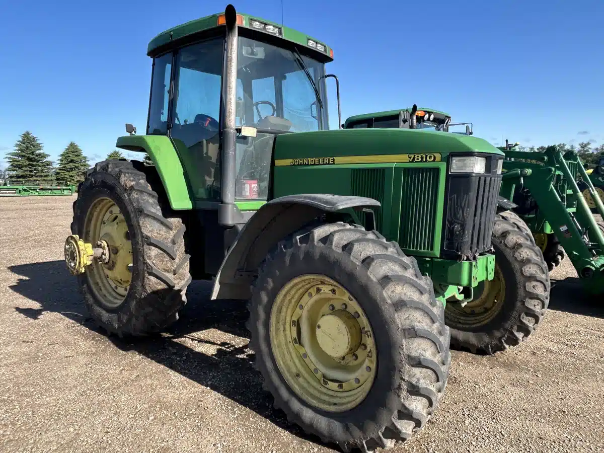 Gallery image 1 for Used 1997 John Deere 7810 Tractor