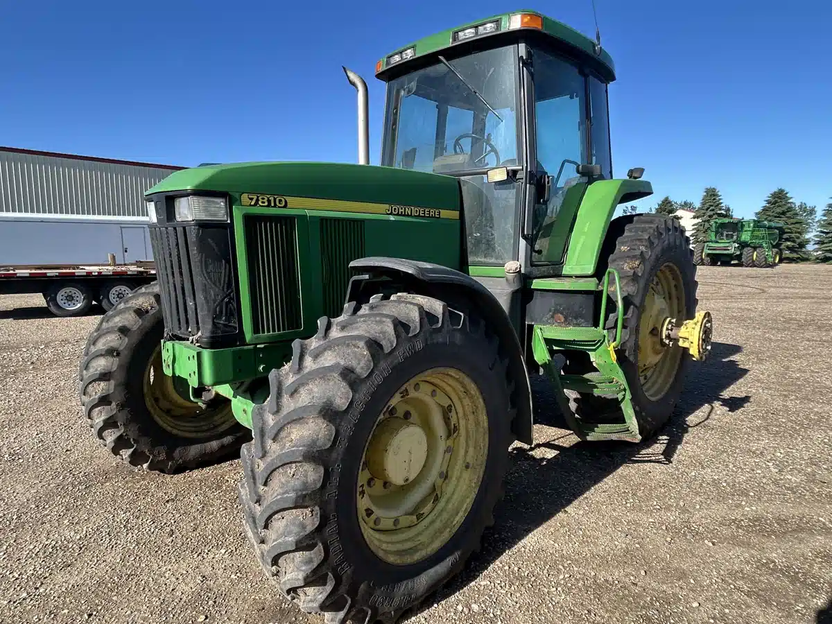 Gallery image 2 for Used 1997 John Deere 7810 Tractor