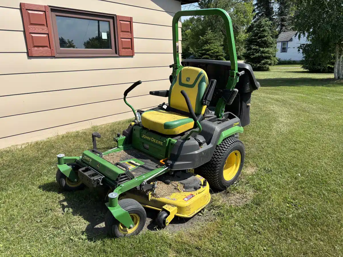 Gallery image 2 for Used 2022 John Deere Z545R Mower - Zero Turn