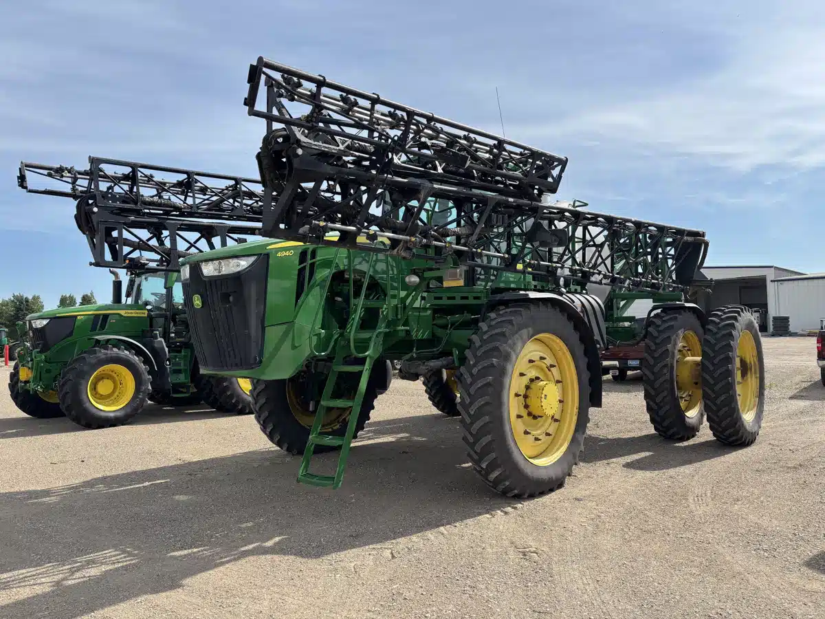 Gallery image 1 for Used 2012 John Deere 4940 Sprayer - Self Propelled