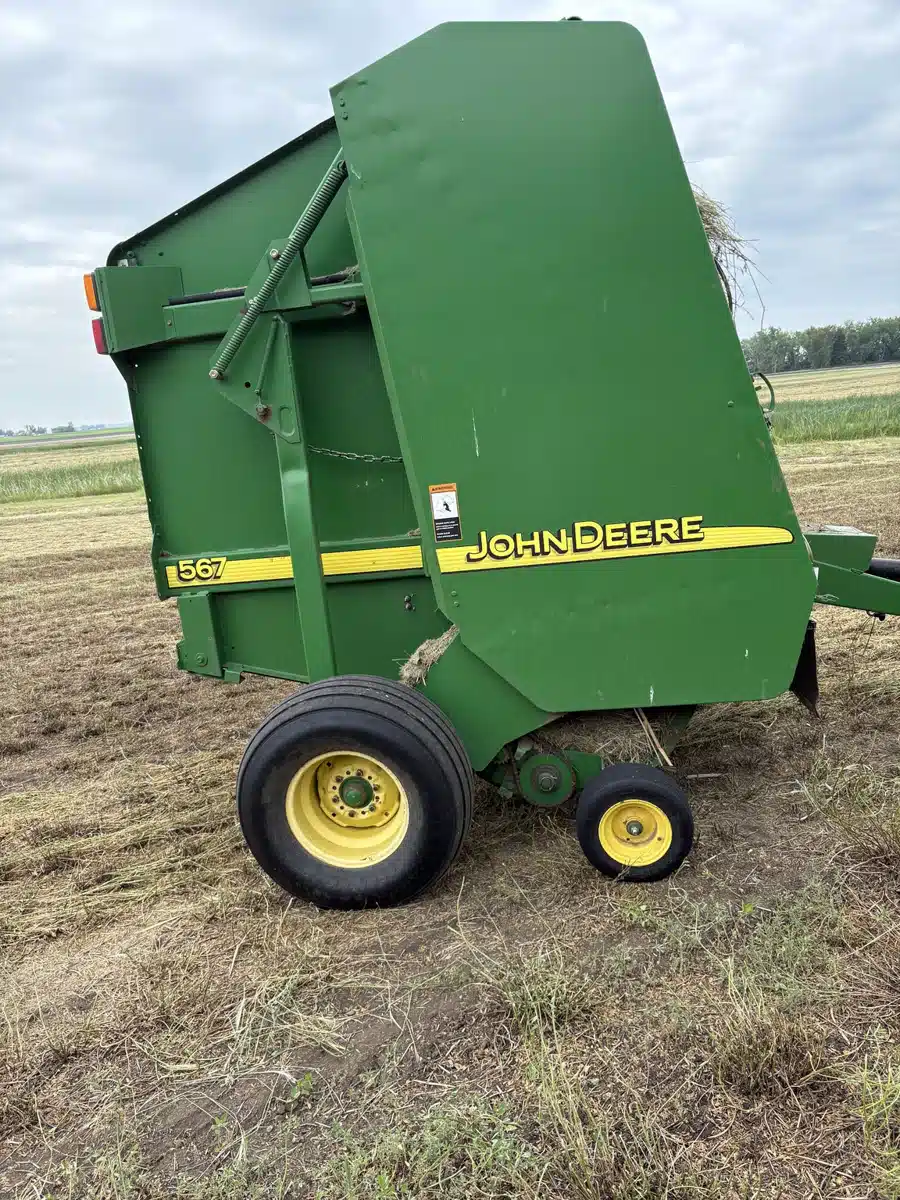 Gallery image 1 for Used 2004 John Deere 567 Round Baler