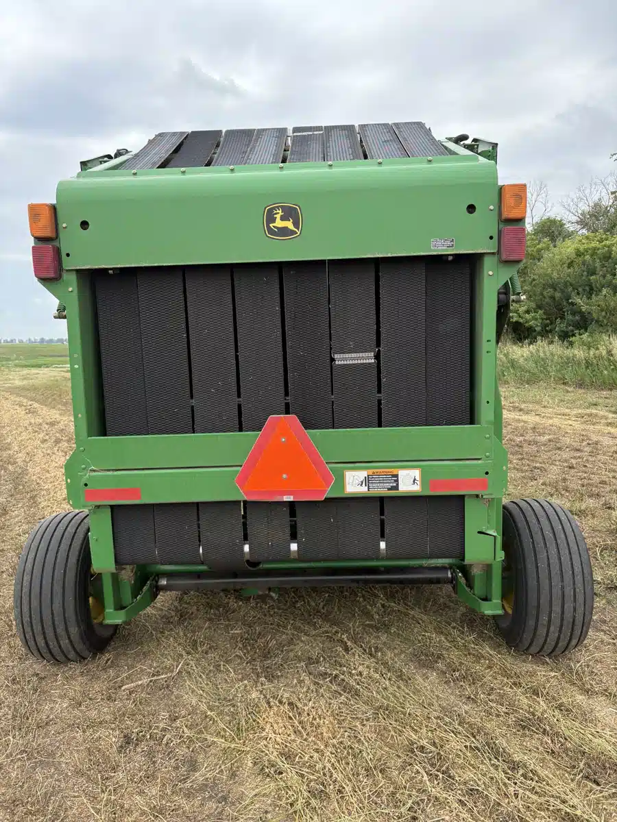 Gallery image 2 for Used 2004 John Deere 567 Round Baler
