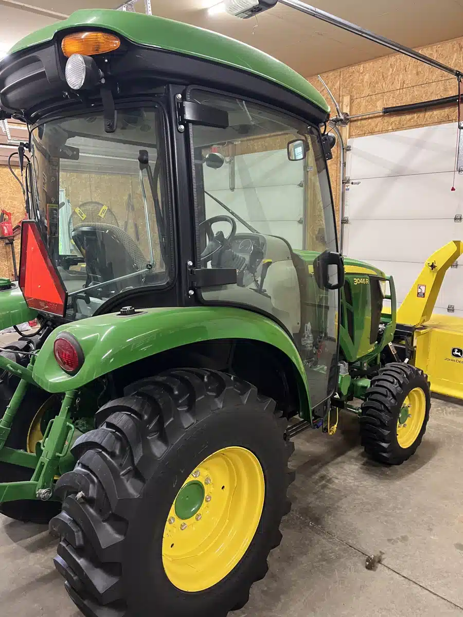 Gallery image 2 for Used 2018 John Deere 3046R Tractor