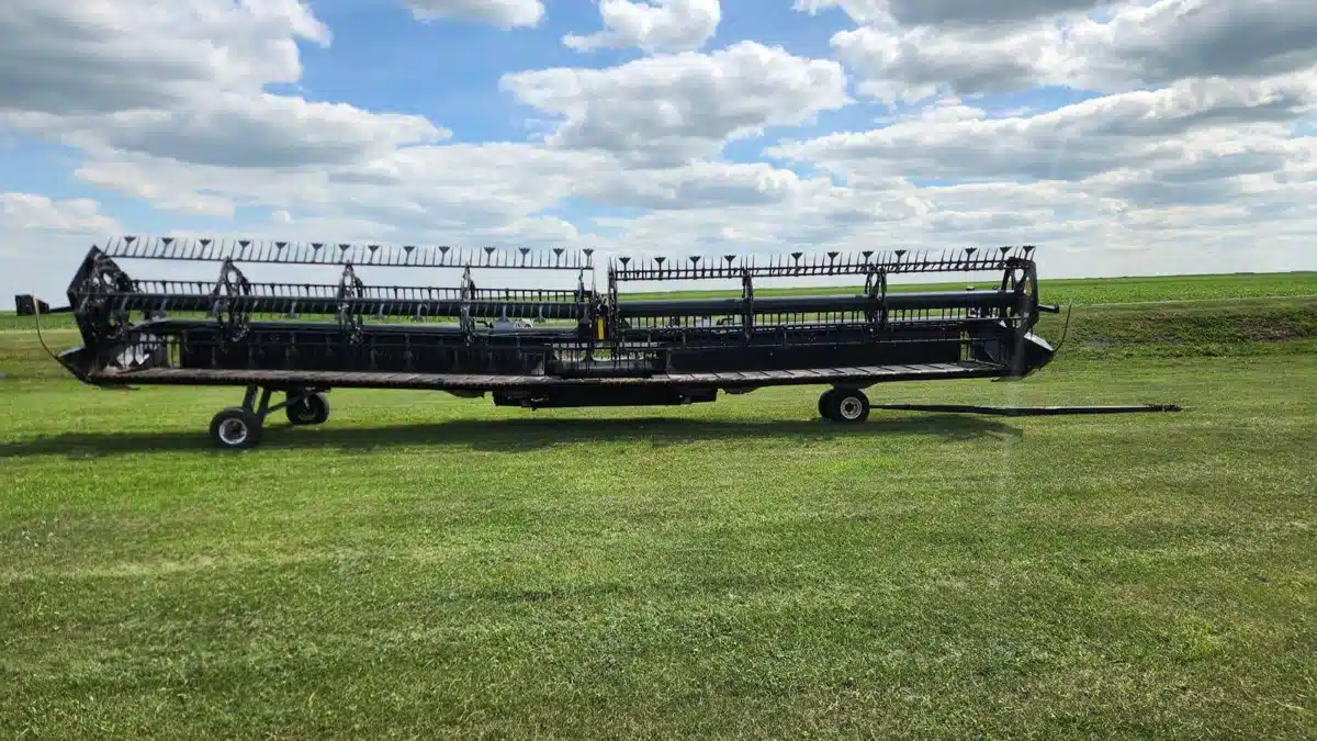 Gallery image 2 for Used 2005 MacDon 974 Header - Draper