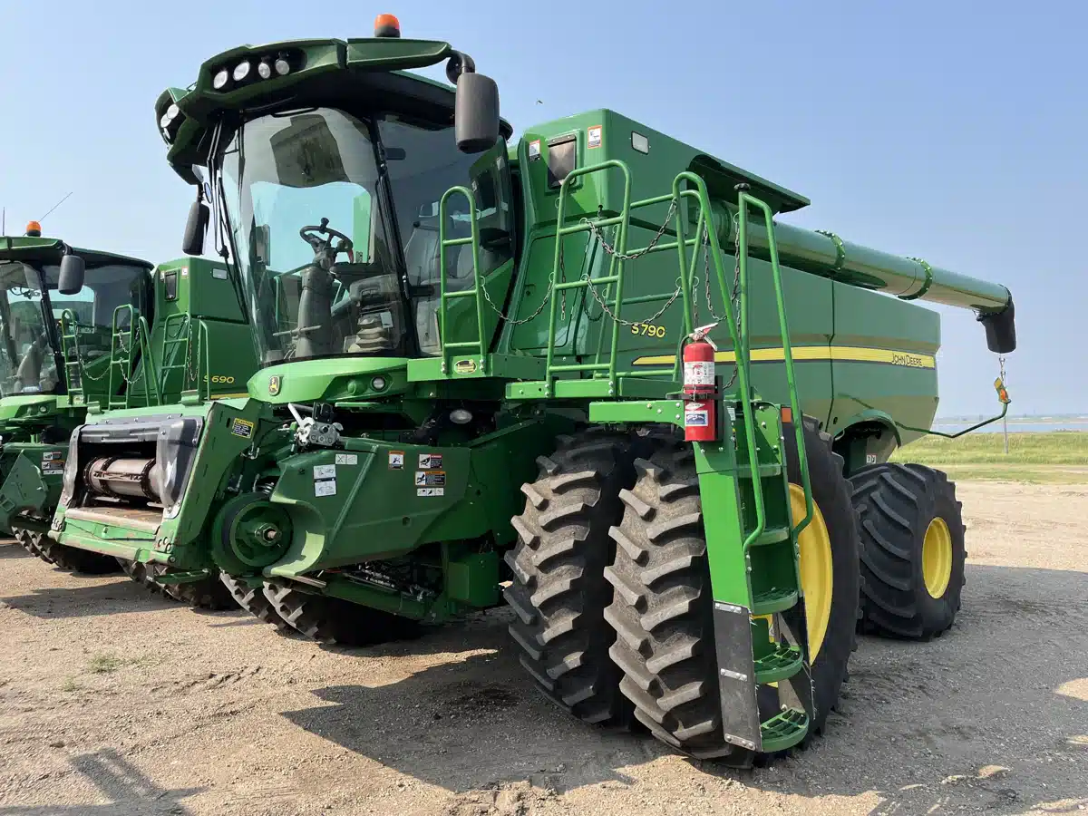 Gallery image 1 for Used 2020 John Deere S790 Combine