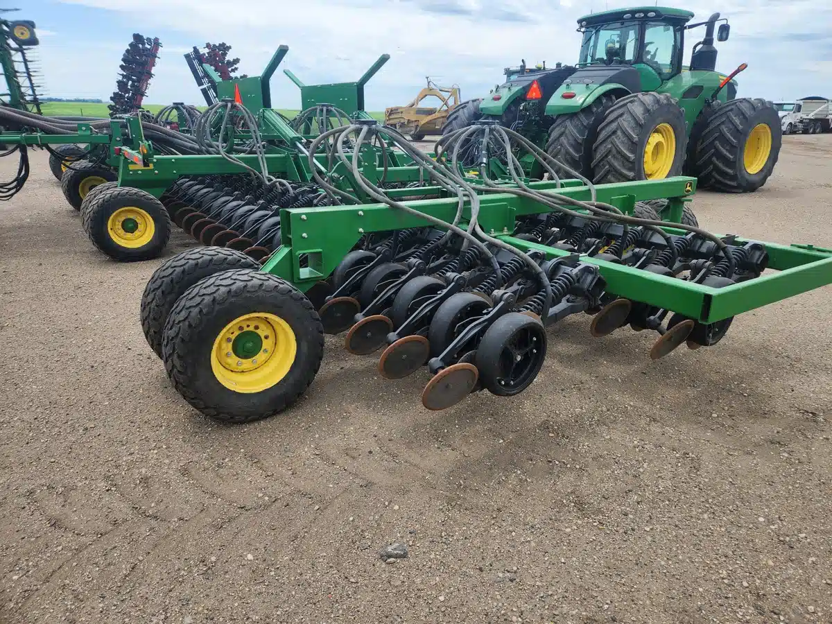 Gallery image 1 for 2015 John Deere 1890 Air Drill