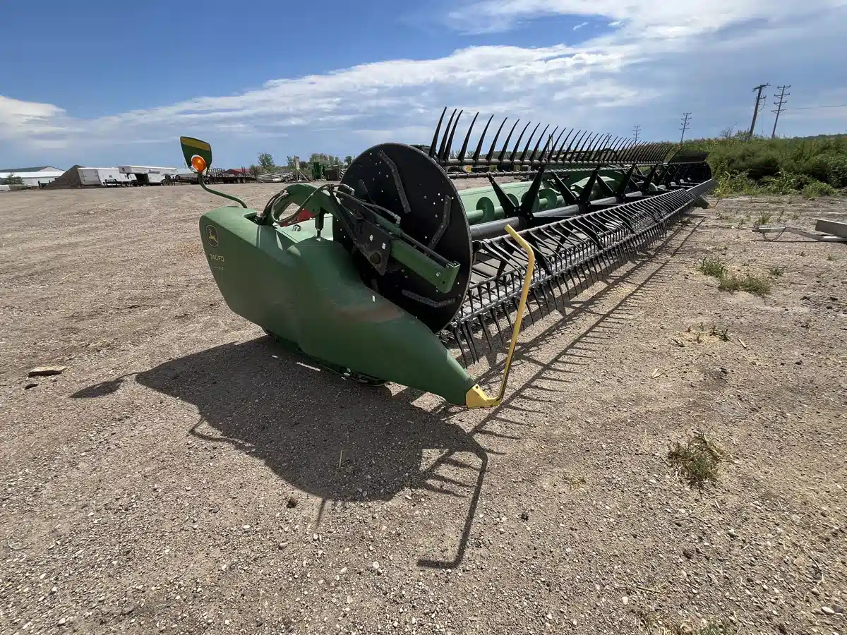 Gallery image 2 for Used 2019 John Deere 740FD Header - Draper