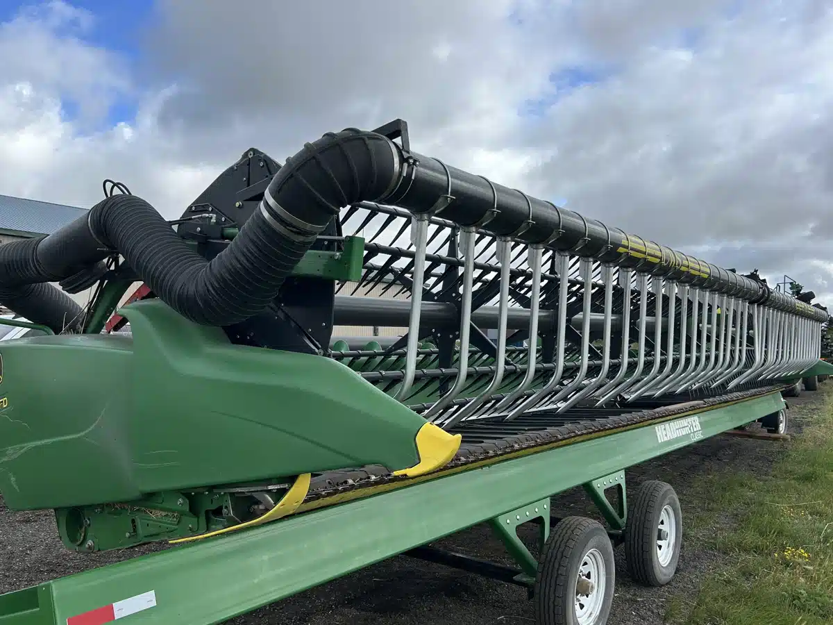 Gallery image 1 for Used 2020 John Deere 740FD Header - Draper