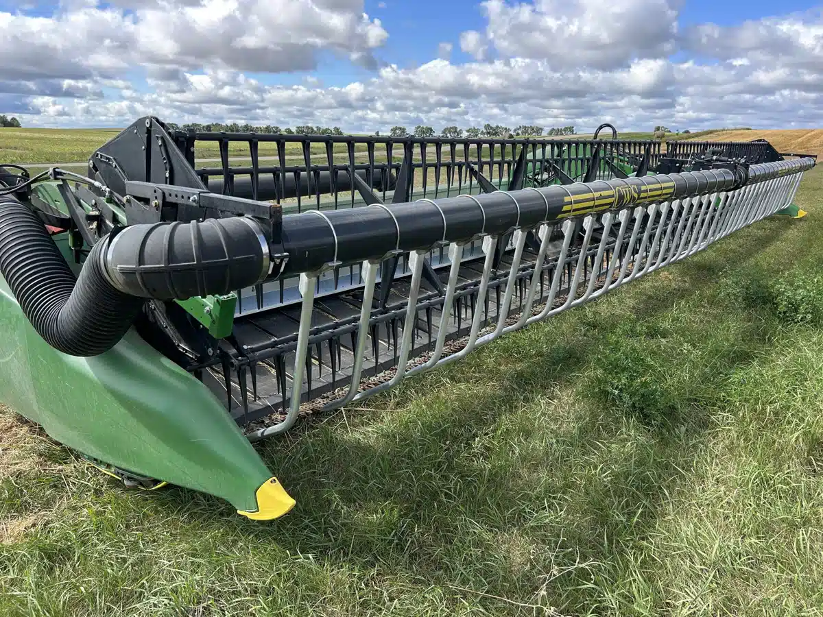 Gallery image 1 for Used 2020 John Deere 740FD Header - Draper
