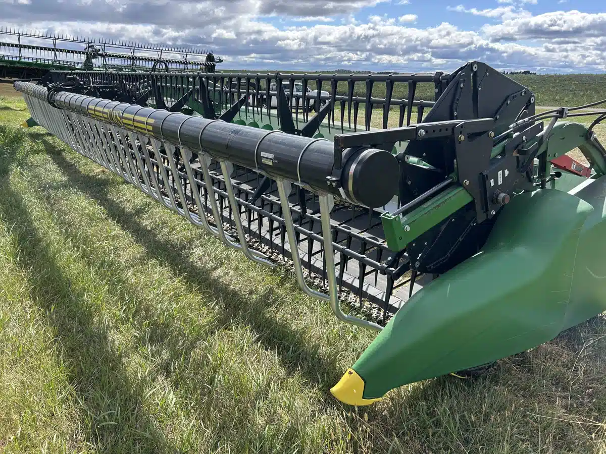 Gallery image 2 for Used 2020 John Deere 740FD Header - Draper