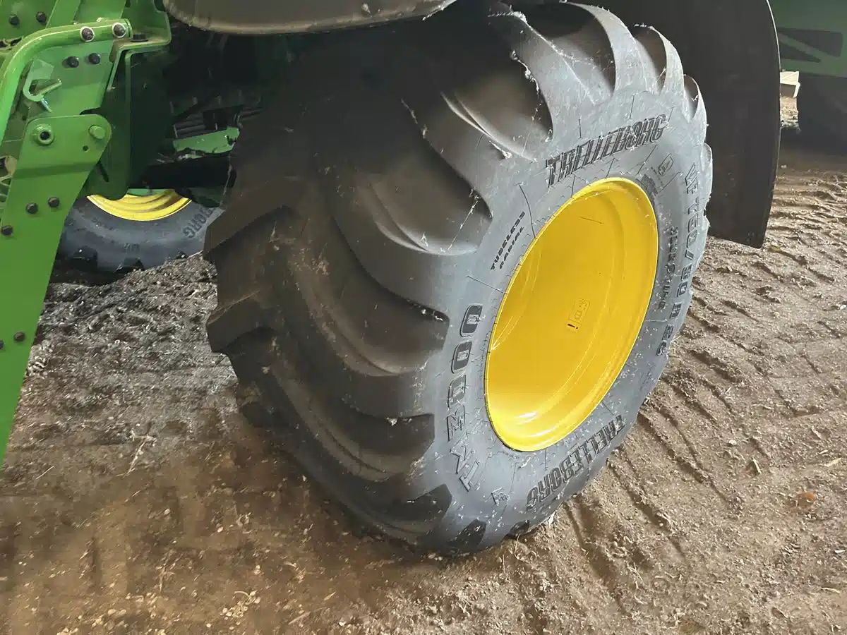 Gallery image 2 for 2025 John Deere 800R Anhydrous Applicator