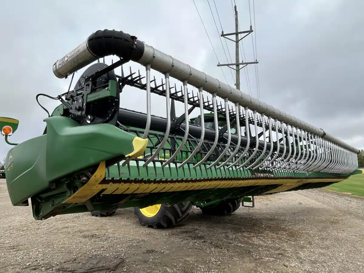Gallery image 2 for Used 2020 John Deere 745FD Header - Draper
