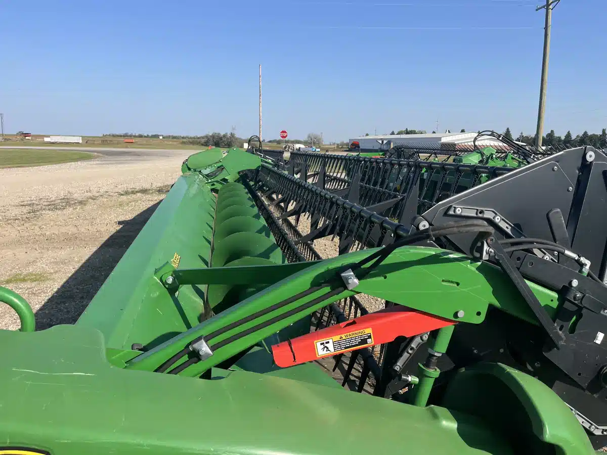 Gallery image 2 for Used 2018 John Deere 645FD Header - Draper