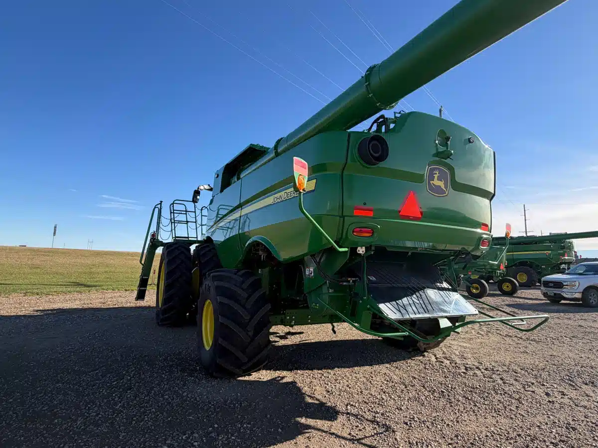 Gallery image 2 for Used 2023 John Deere S790 Combine
