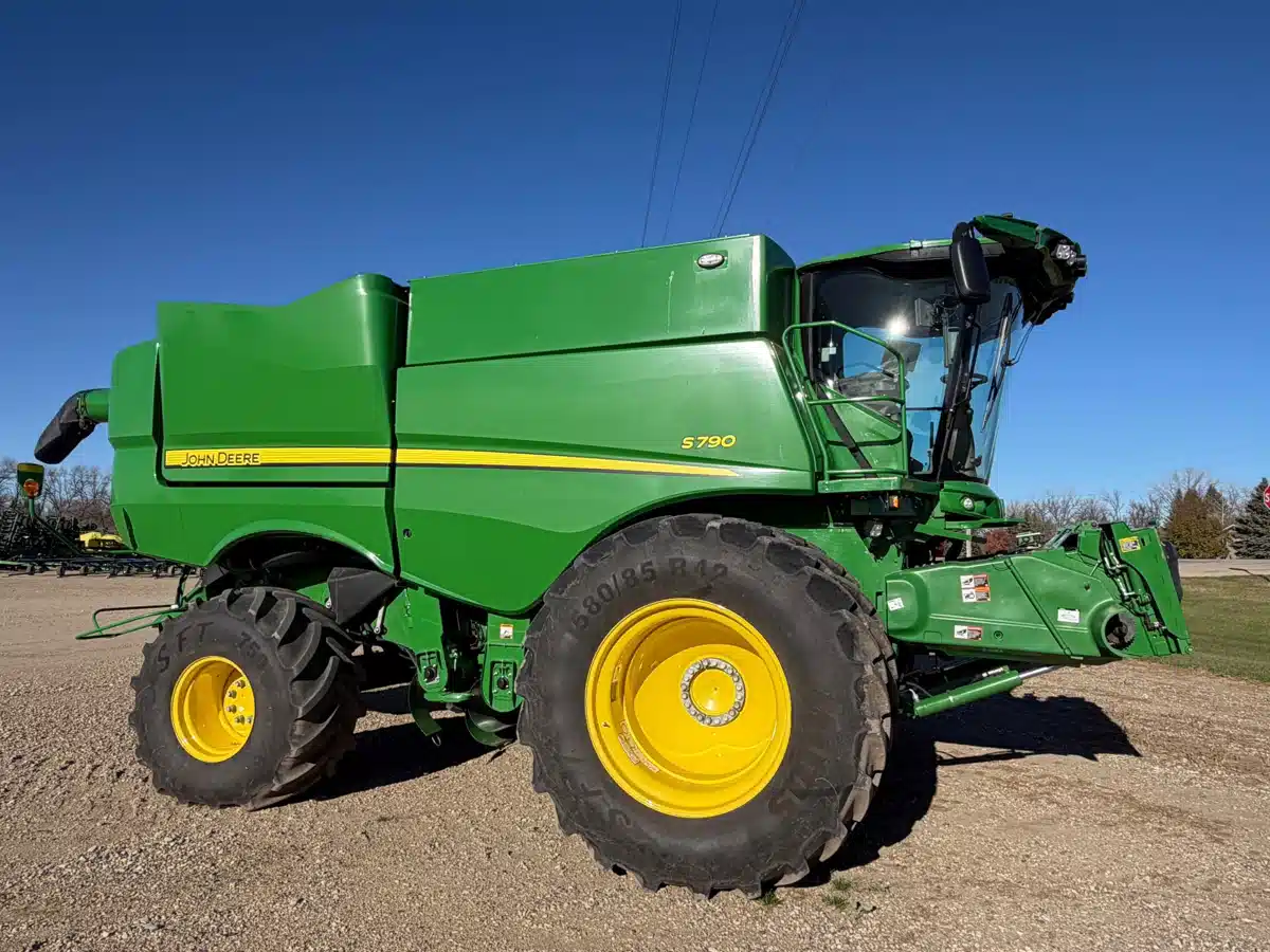Gallery image 1 for Used 2023 John Deere S790 Combine