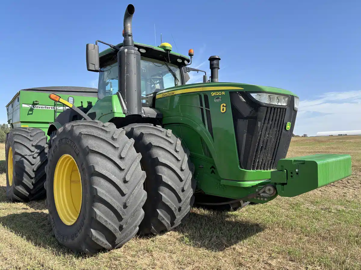 Gallery image 2 for Used 2018 John Deere 9620R Tractor