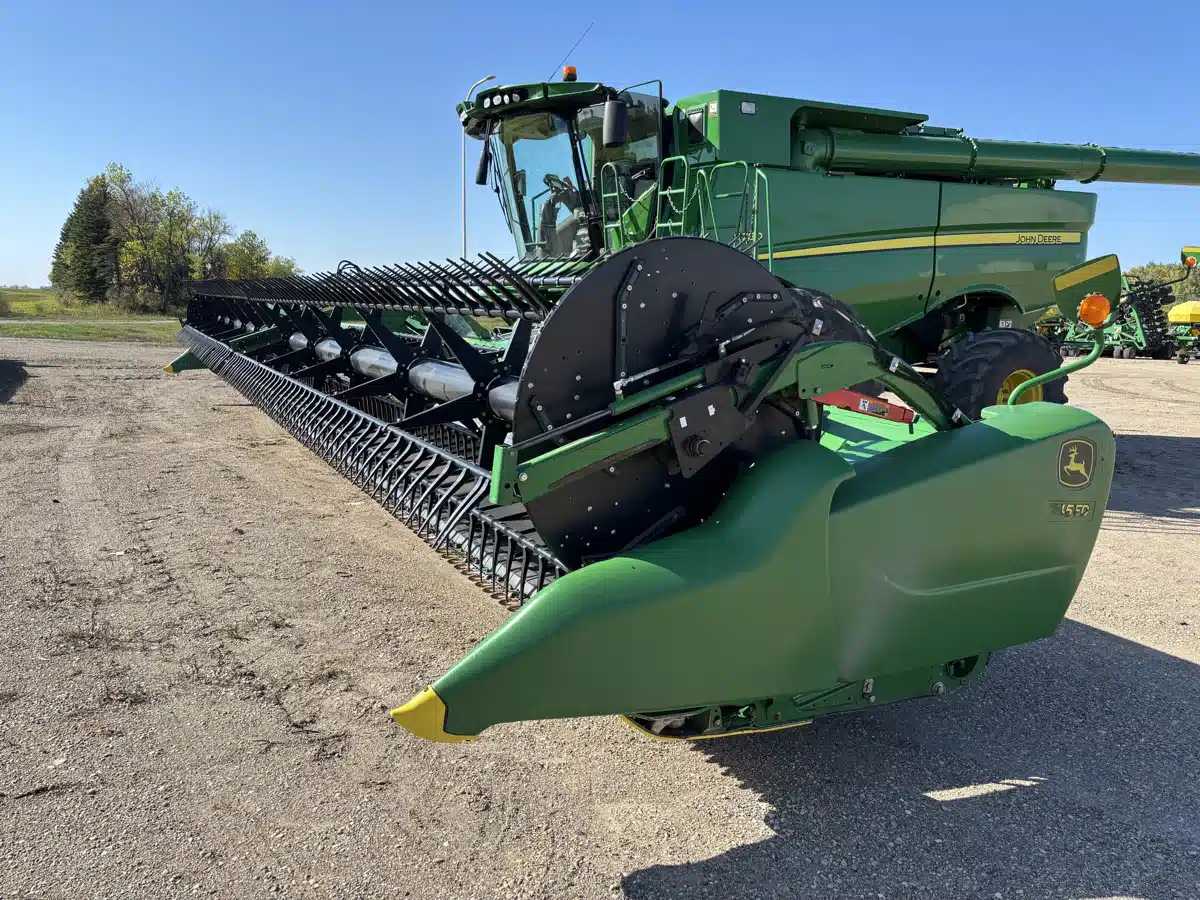 Gallery image 1 for Used 2019 John Deere 745FD Header - Draper