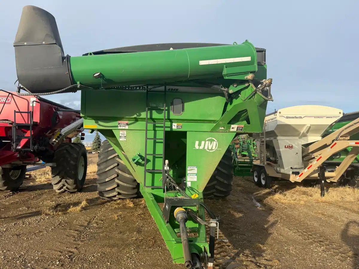Gallery image 2 for Used 2012 Unverferth 1315 Grain Cart