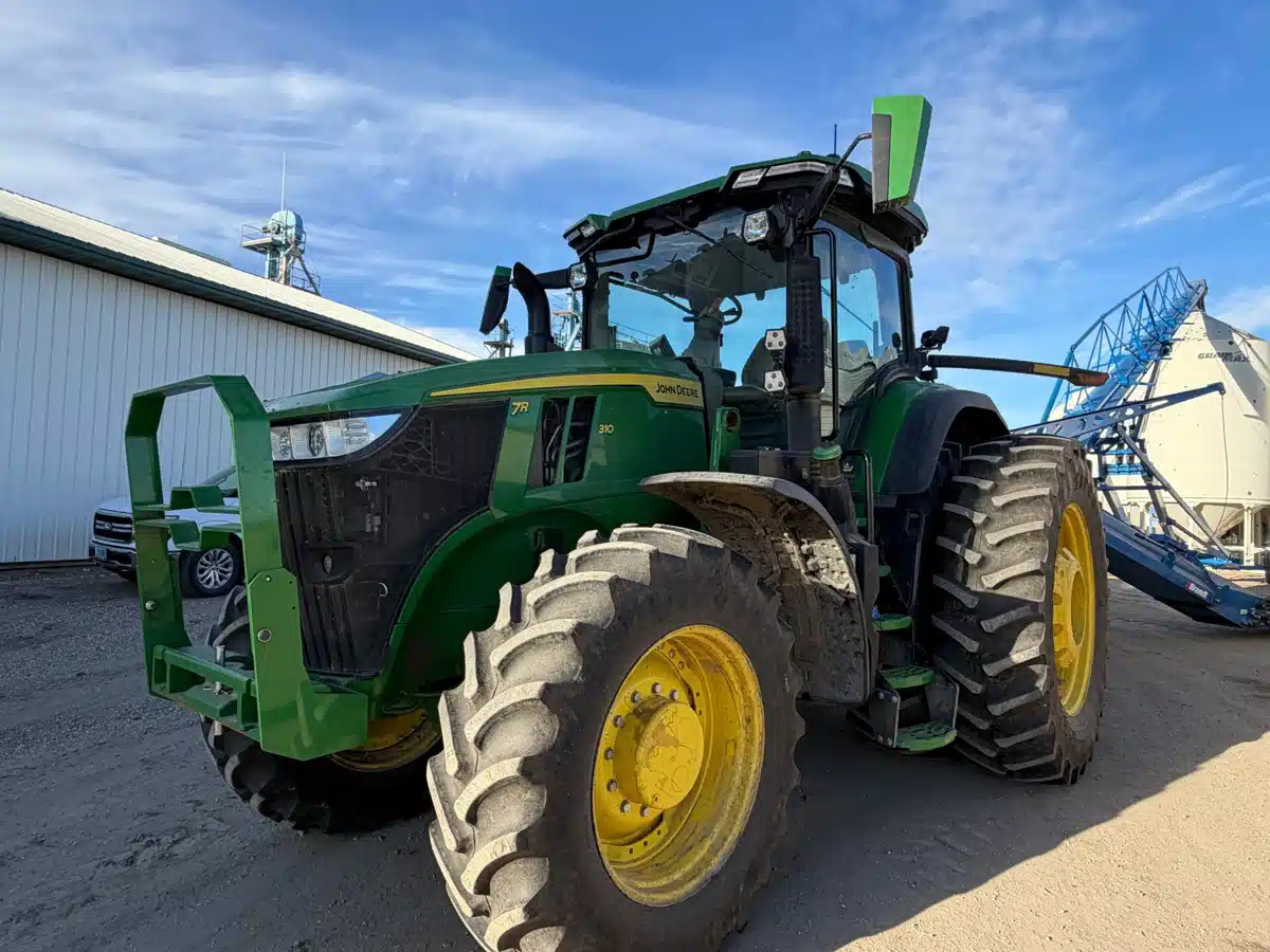 Gallery image 1 for 2025 John Deere 7R 310 Tractor