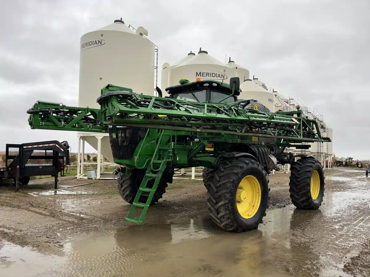 Gallery image 1 for Used 2019 John Deere R4044 Sprayer - Self Propelled