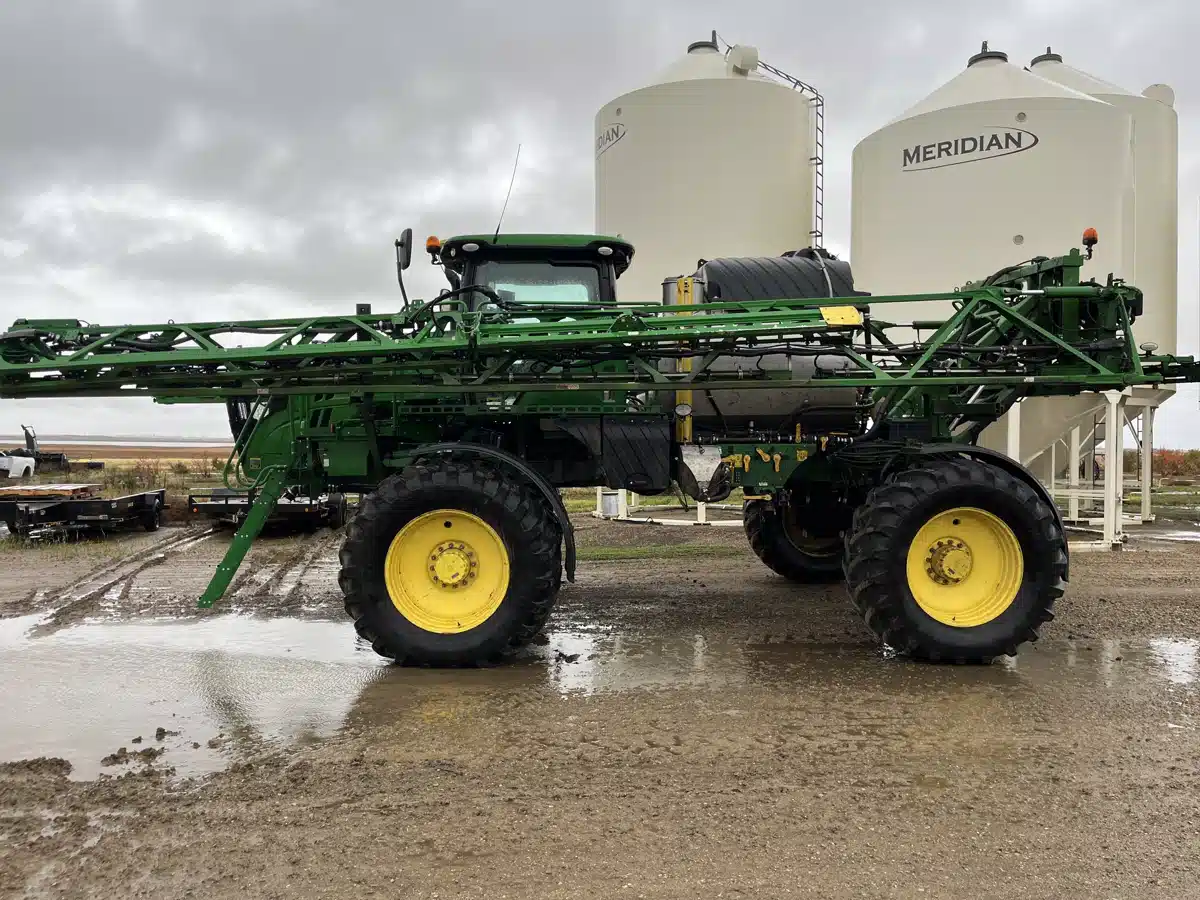 Gallery image 2 for Used 2019 John Deere R4044 Sprayer - Self Propelled
