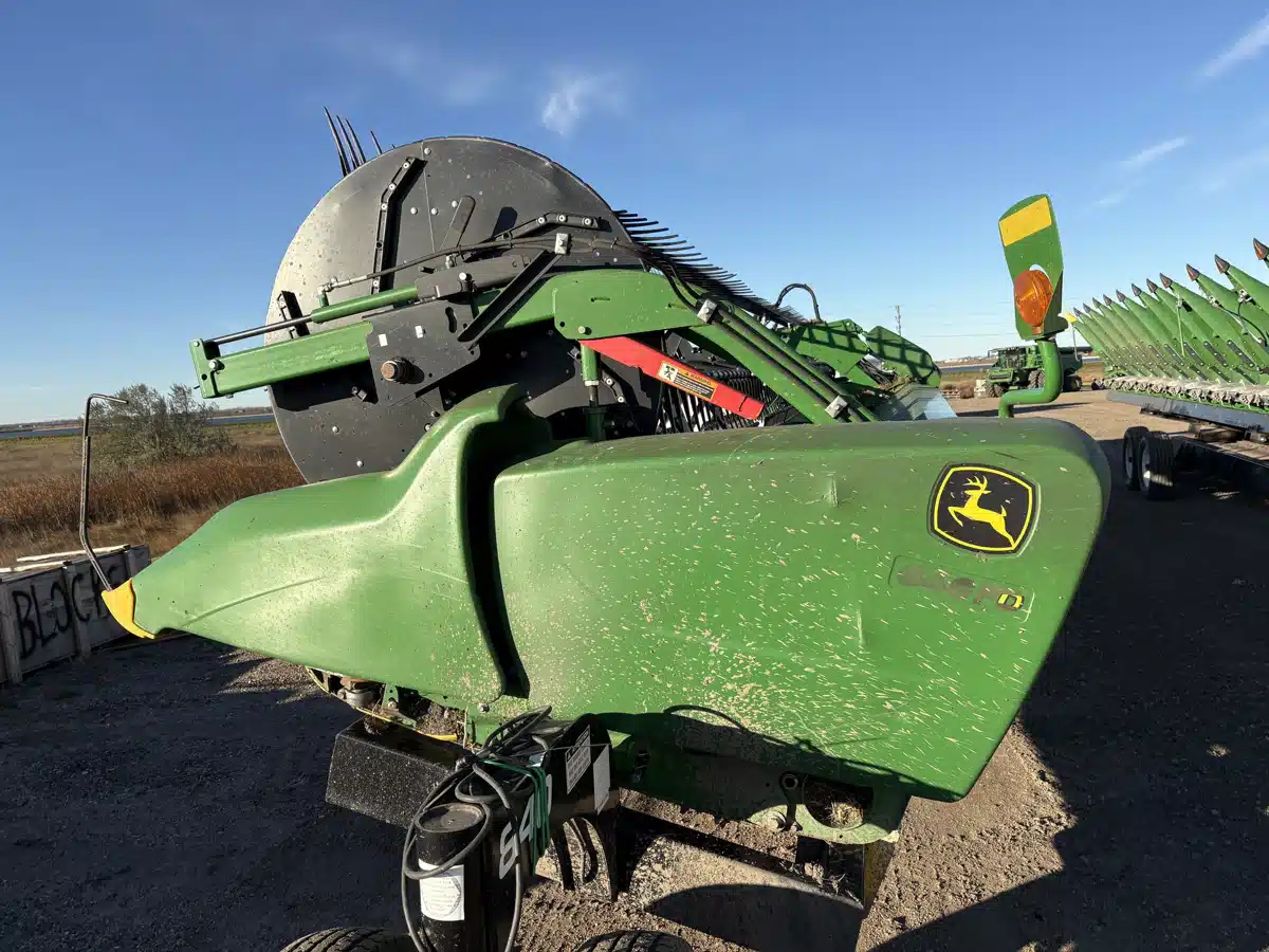 Gallery image 1 for Used 2017 John Deere 640FD Header - Draper