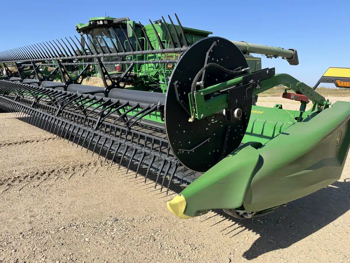 Gallery image 2 for Used 2024 John Deere HD50F Header - Flex