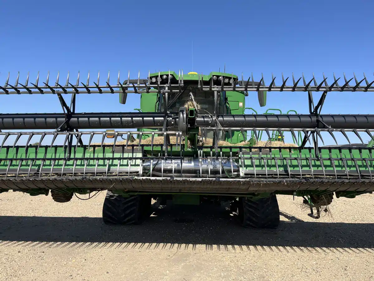 Gallery image 2 for 2024 John Deere HD50F Header - Flex