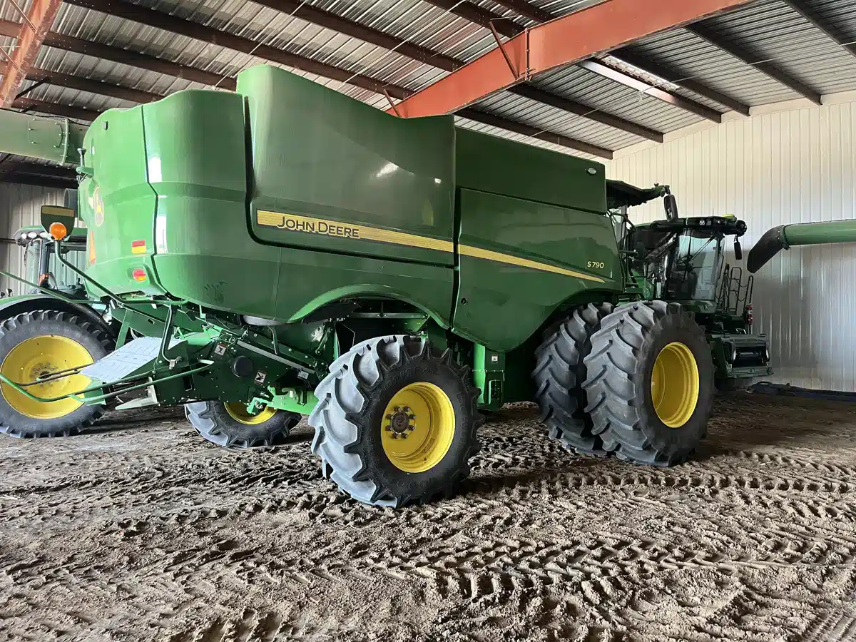 Gallery image 2 for Used 2024 John Deere S790 Combine