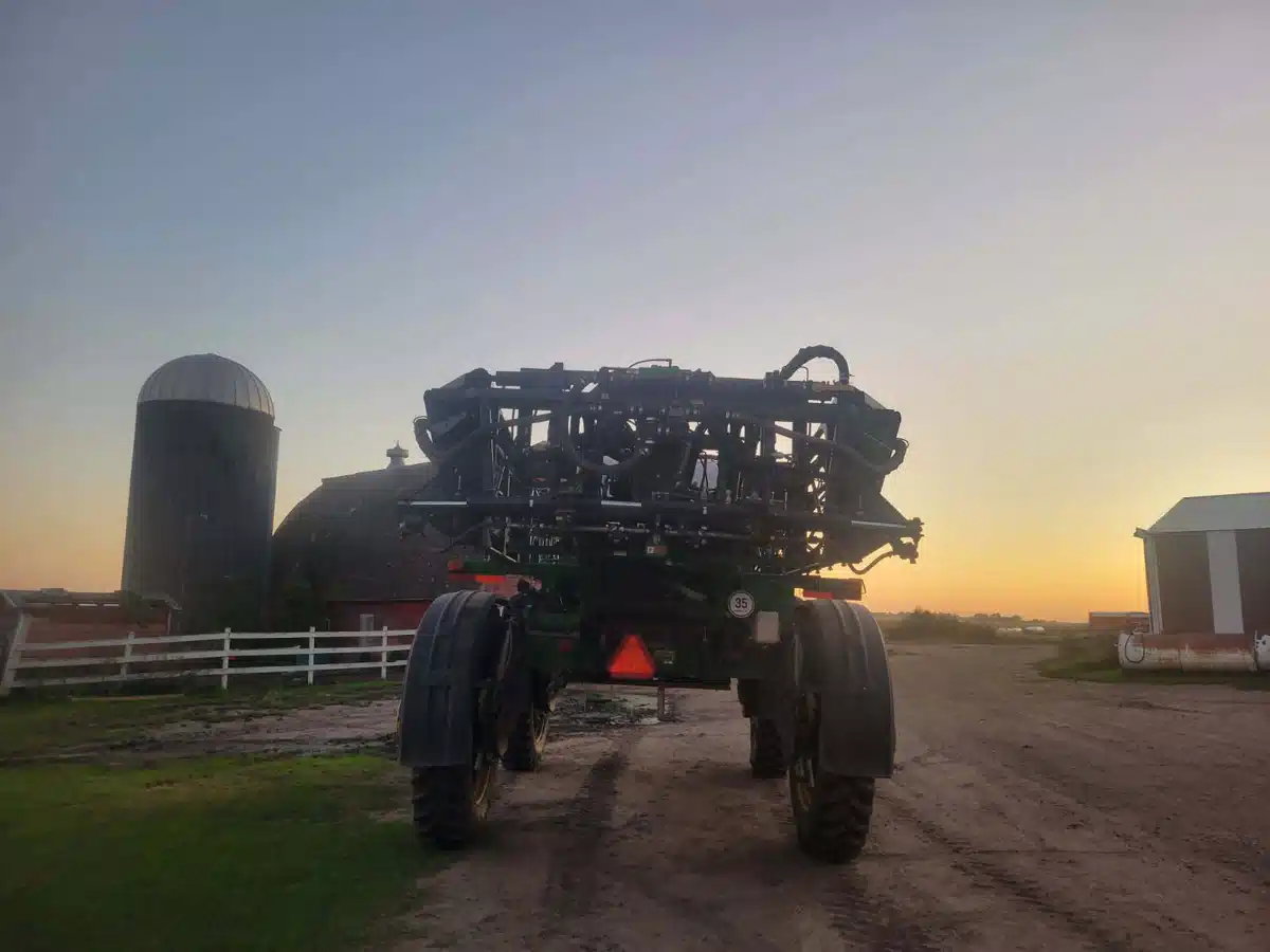 Gallery image 2 for Used 2012 John Deere 4940 Sprayer - Self Propelled