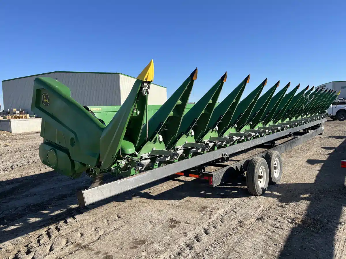 Gallery image 1 for 2025 John Deere CR 16 Header - Row Crop