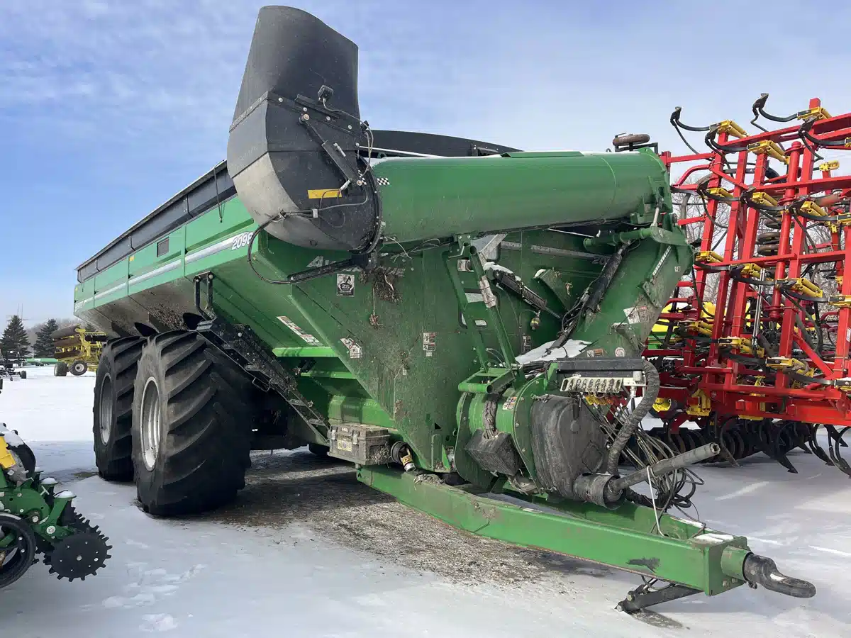 Gallery image 2 for 2023 Brent 2098 Grain Cart