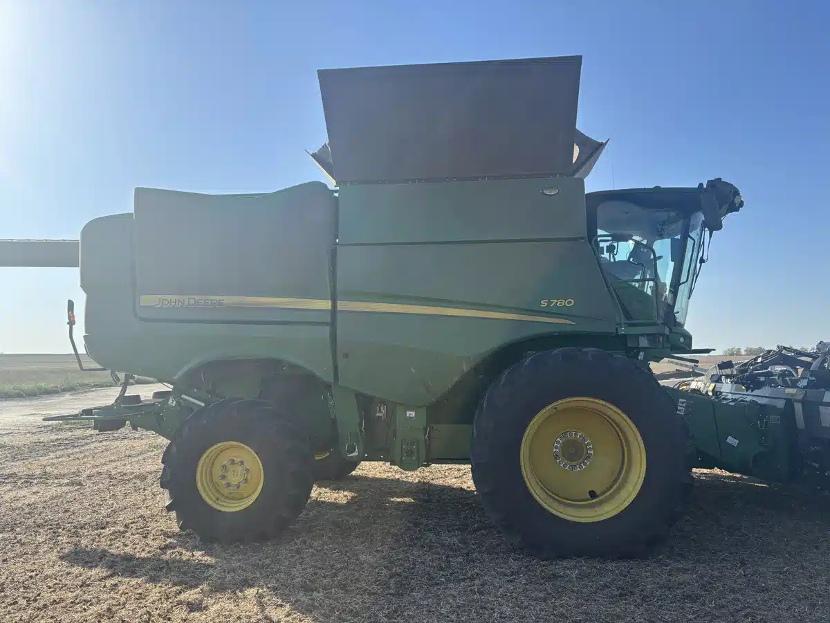 Gallery image 2 for Used 2024 John Deere S780 Combine