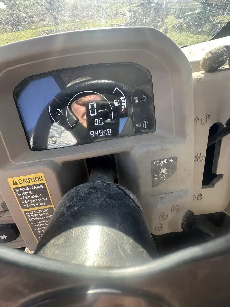 Gallery image 2 for Used 2018 John Deere XUV 835R Utility Vehicle