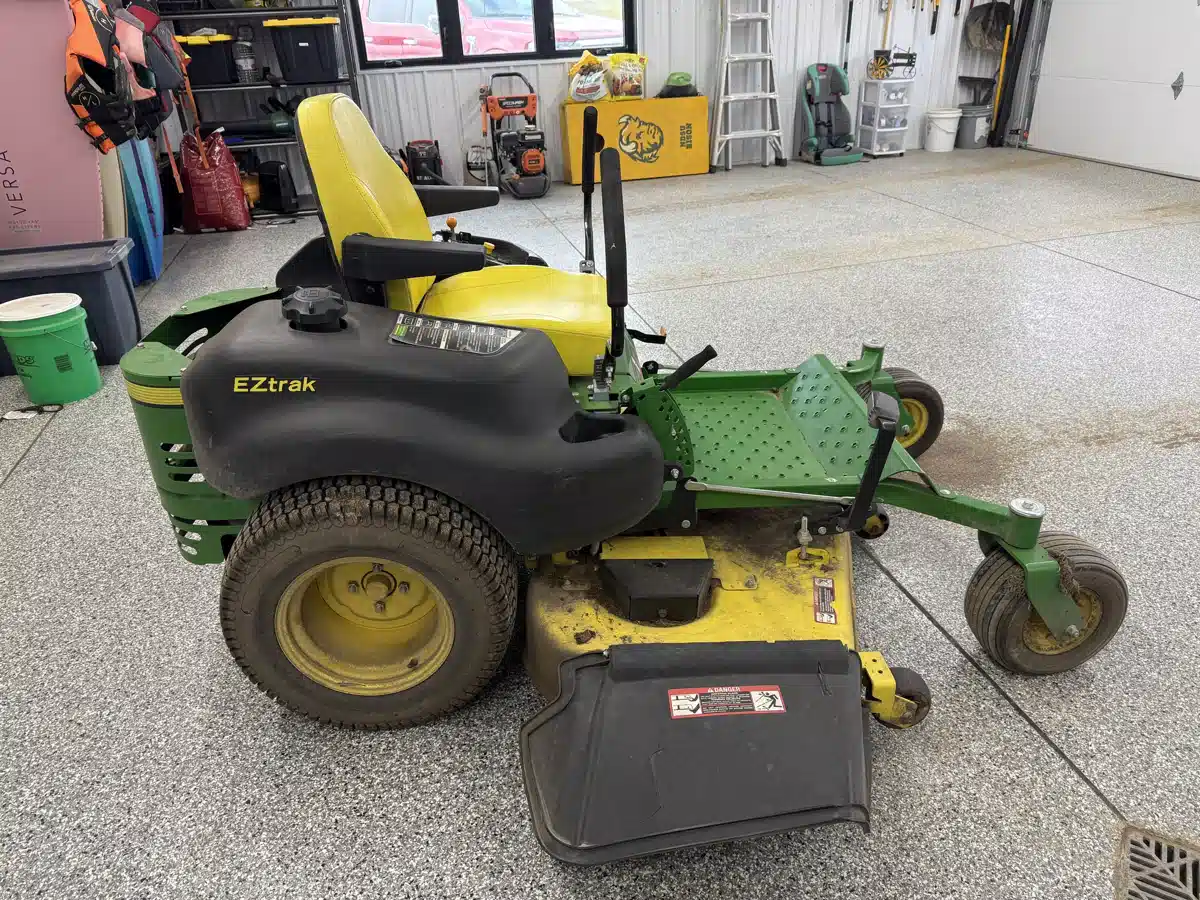Gallery image 2 for 2015 John Deere Z665 Mower - Zero Turn
