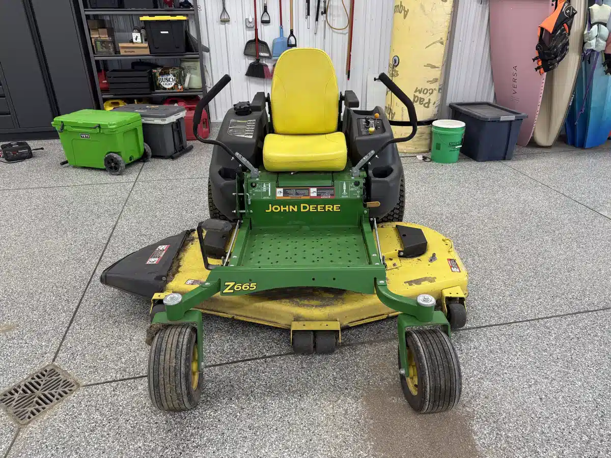 Gallery image 1 for 2015 John Deere Z665 Mower - Zero Turn