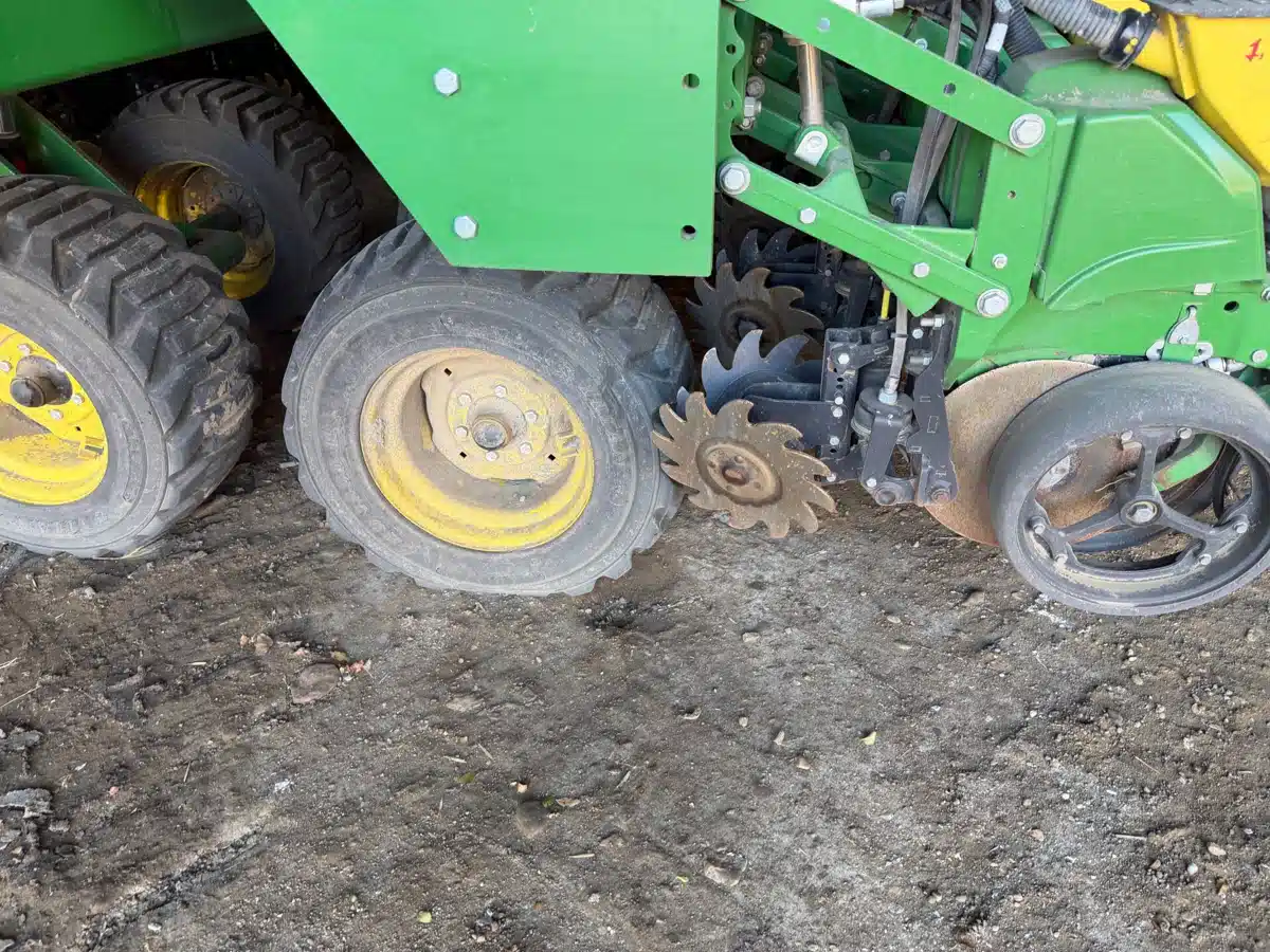 Gallery image 2 for 2024 John Deere DB66 Planter