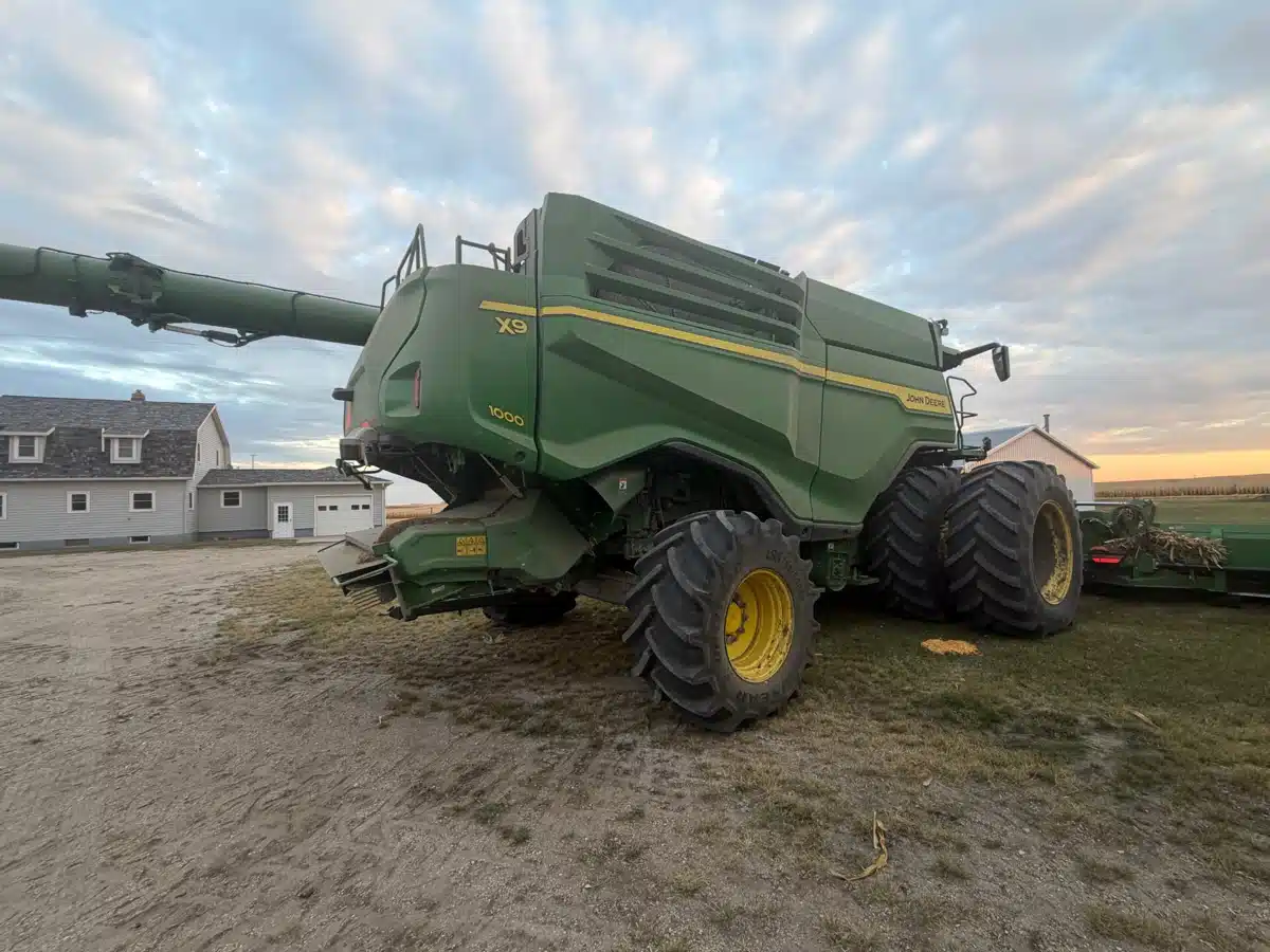 Gallery image 2 for 2021 John Deere X9 1000 Combine