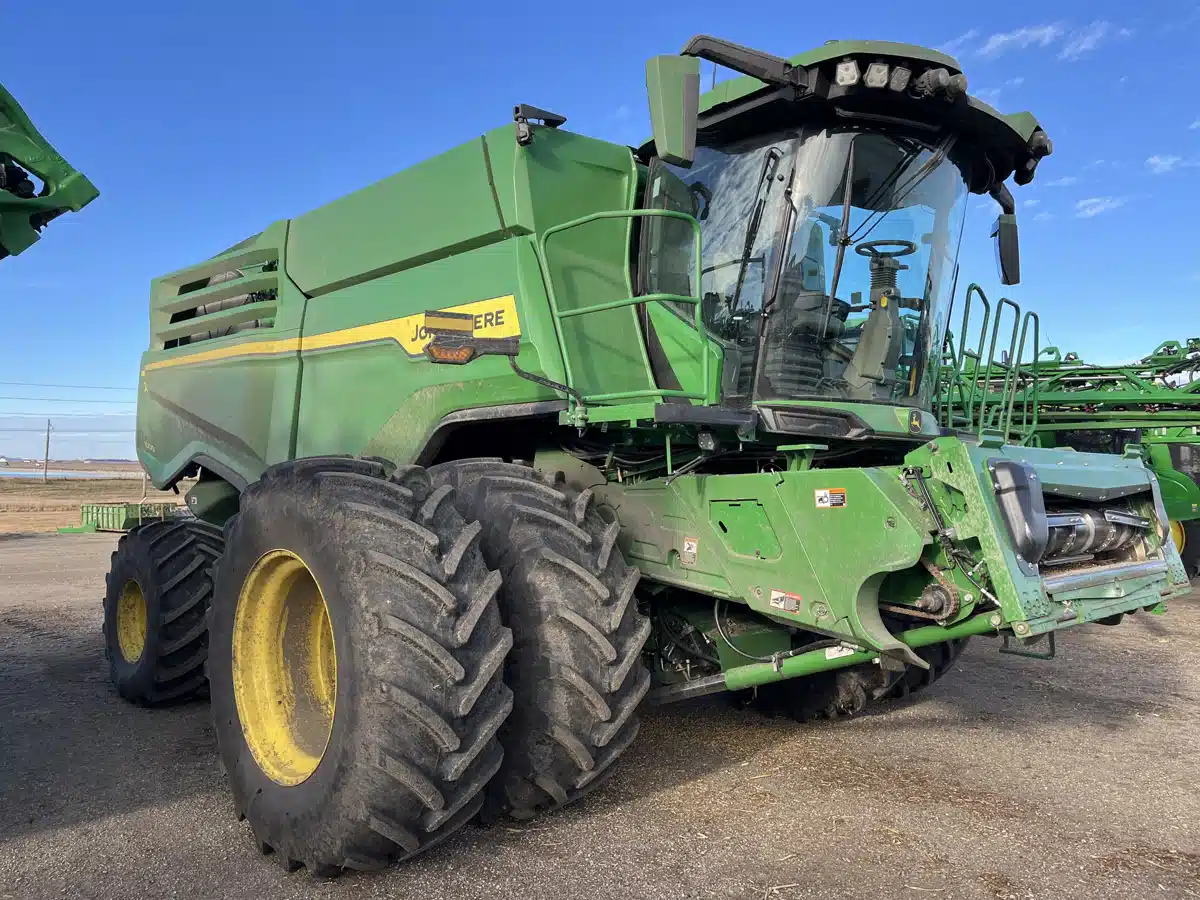 Gallery image 1 for Used 2024 John Deere X9 1000 Combine