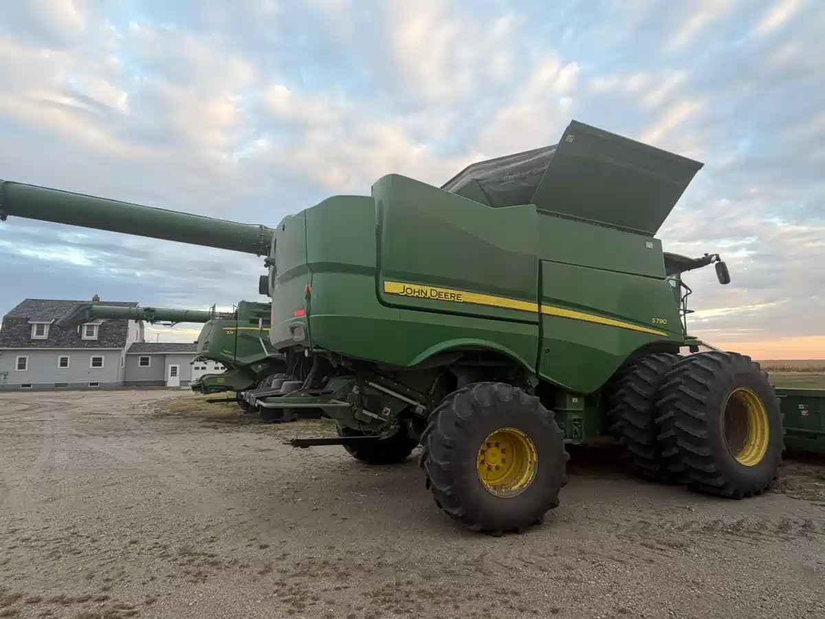 Gallery image 2 for 2021 John Deere S790 Combine