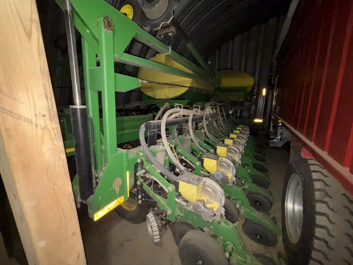 Gallery image 2 for Used 2009 John Deere DB44 Planter
