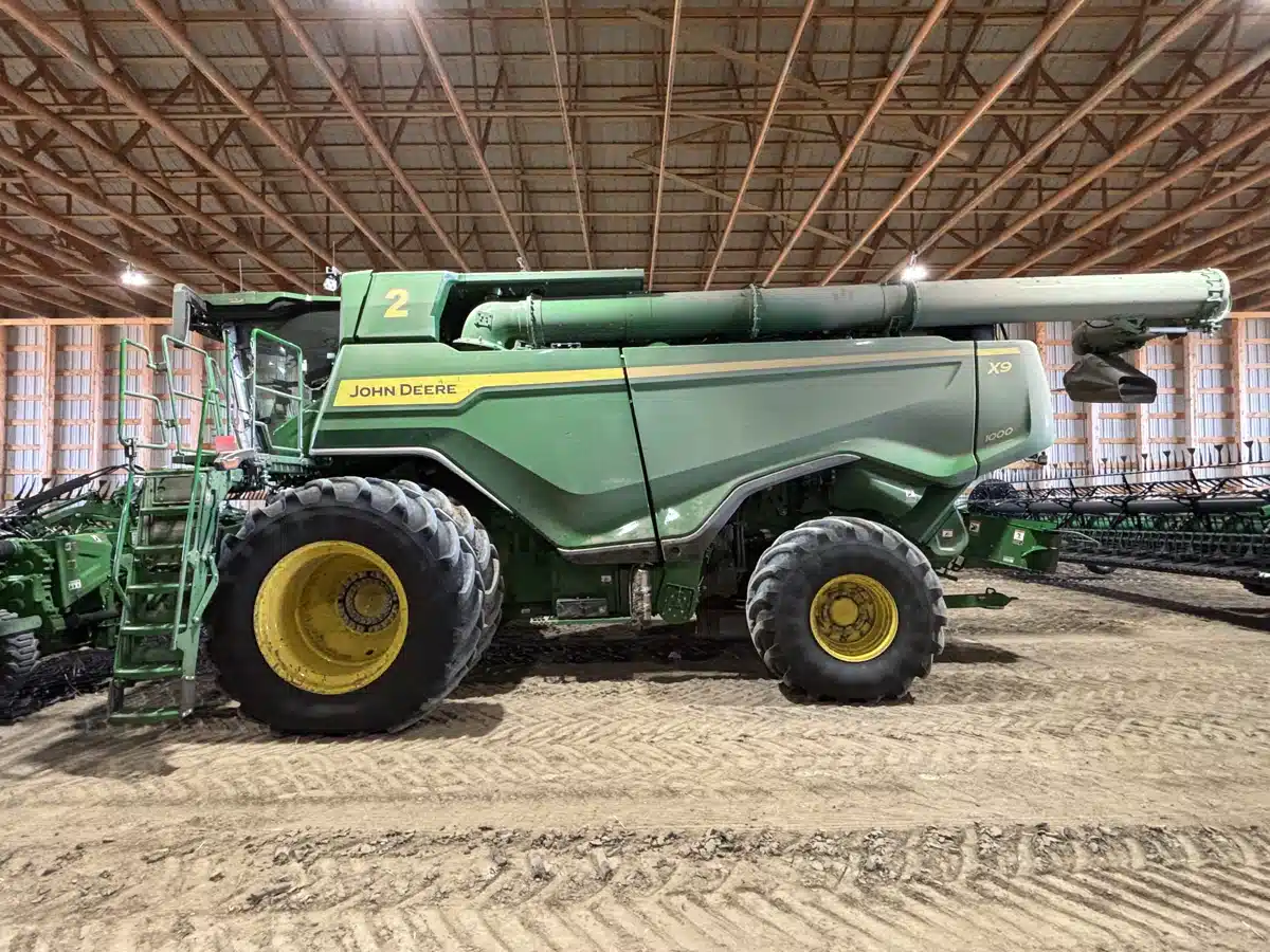 Gallery image 1 for 2025 John Deere X9 1000 Combine