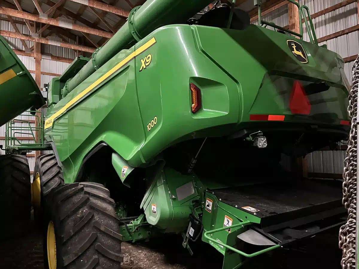Gallery image 2 for 2025 John Deere X9 1000 Combine