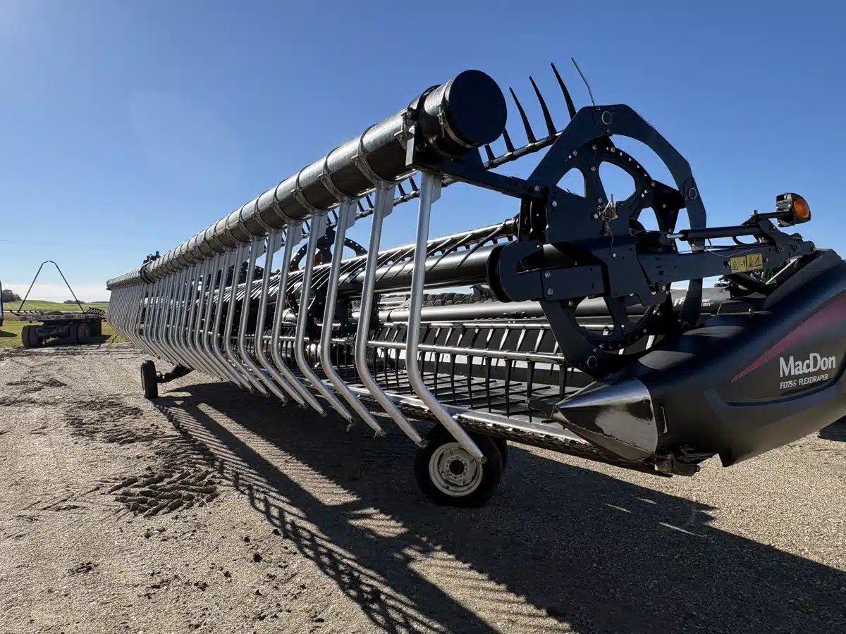 Used 2016 MacDon FD75 Header - Flex Draper