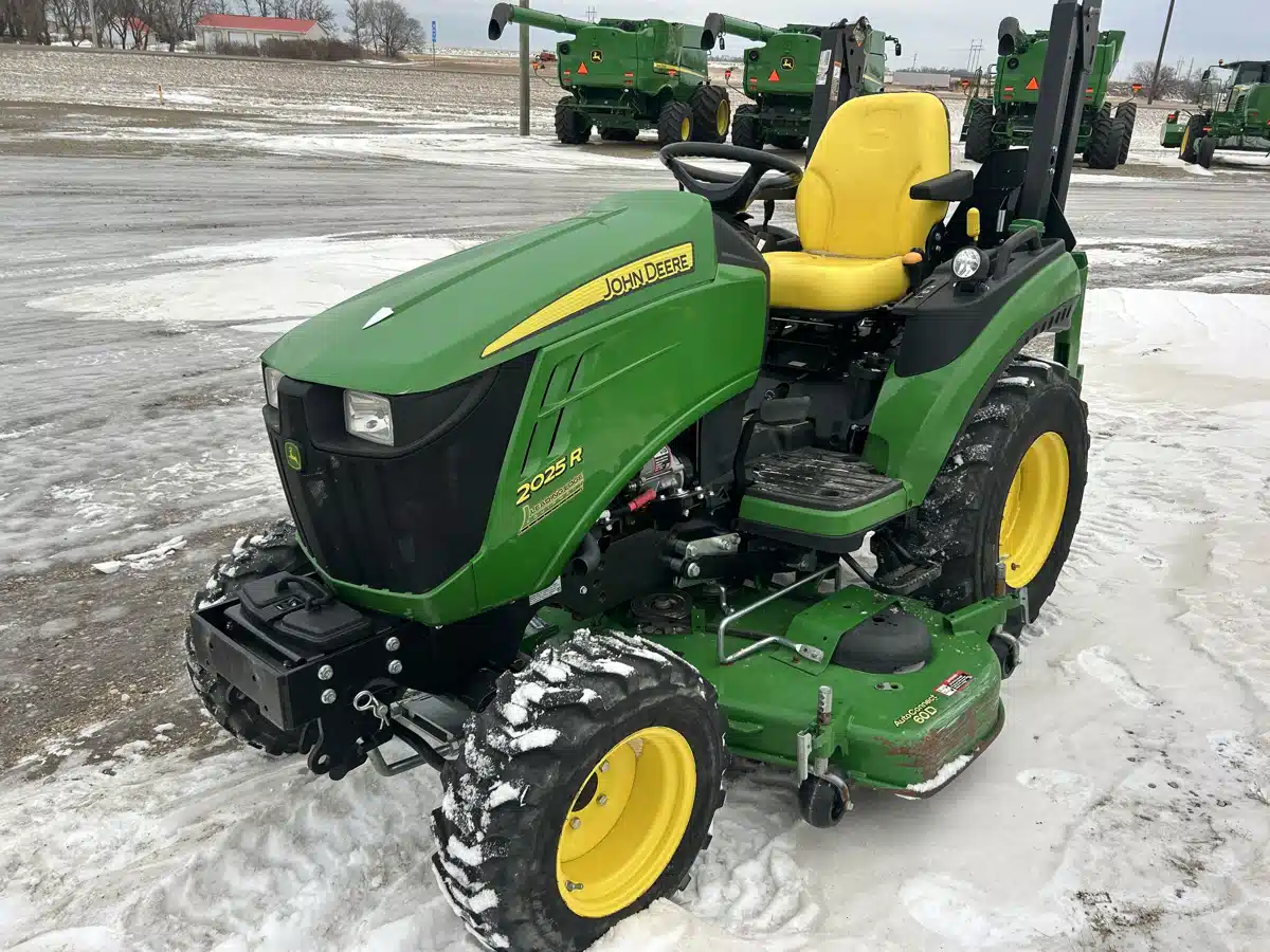 Gallery image 2 for Used 2019 John Deere 2025R Tractor